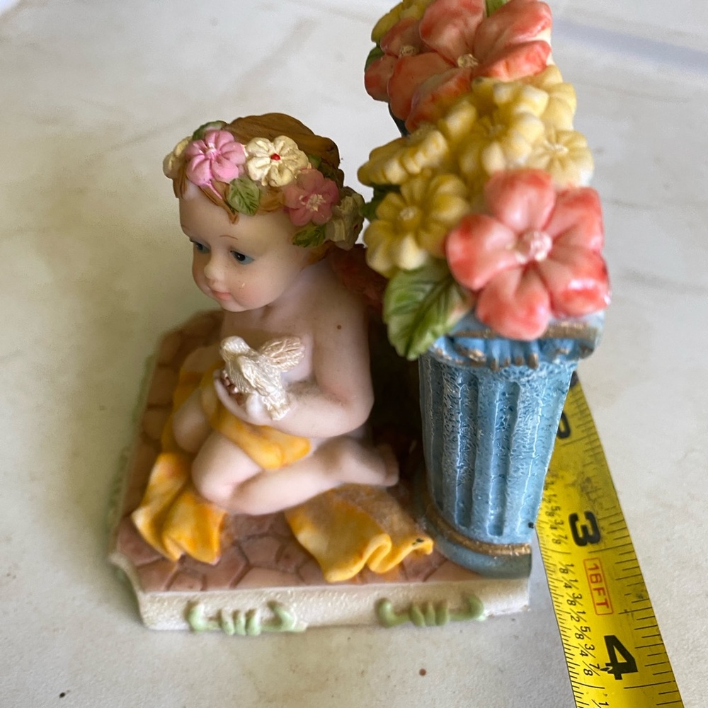Figure, Cherub Angel w/Floral Accents - Picture 2 of 5